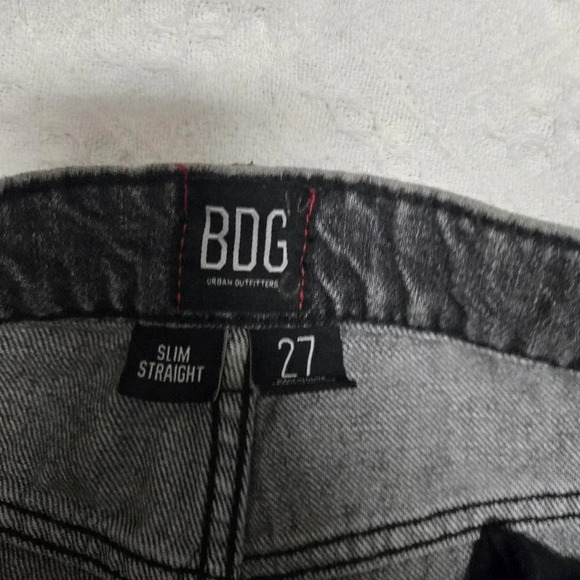 Urban Outfitters BDG Slim Straight NWT black distressed jeans Sz 27 - Picture 4 of 6